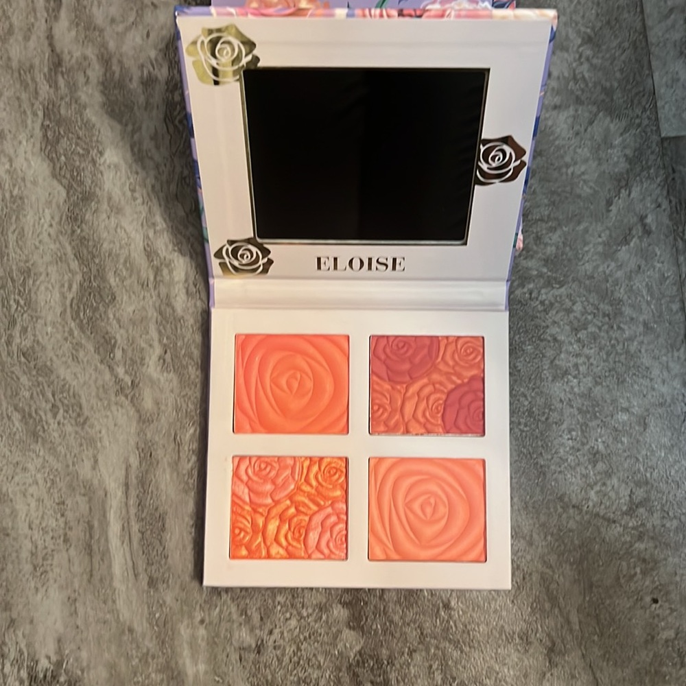 Eloise 3D Blush N Glow Palette